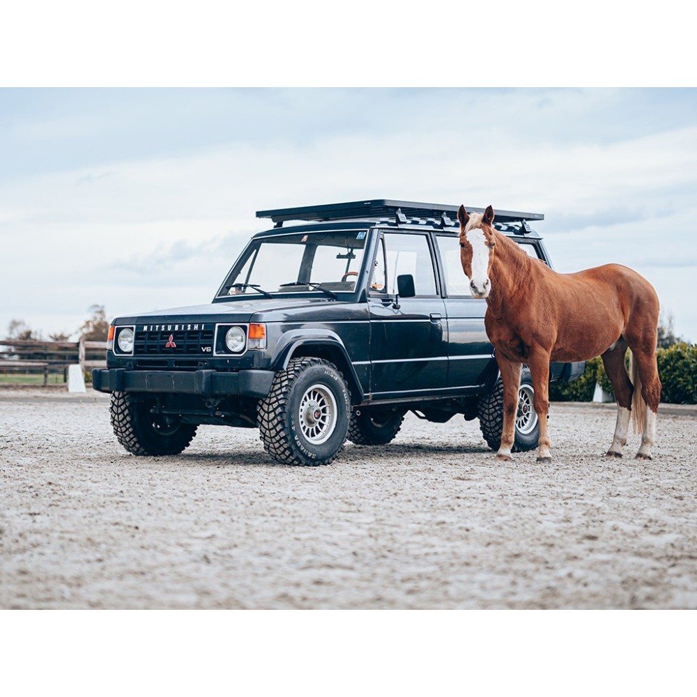 Kit de galerie Slimline II pour une Mitsubishi Pajero L040 (1982-1990) - de Front Runner