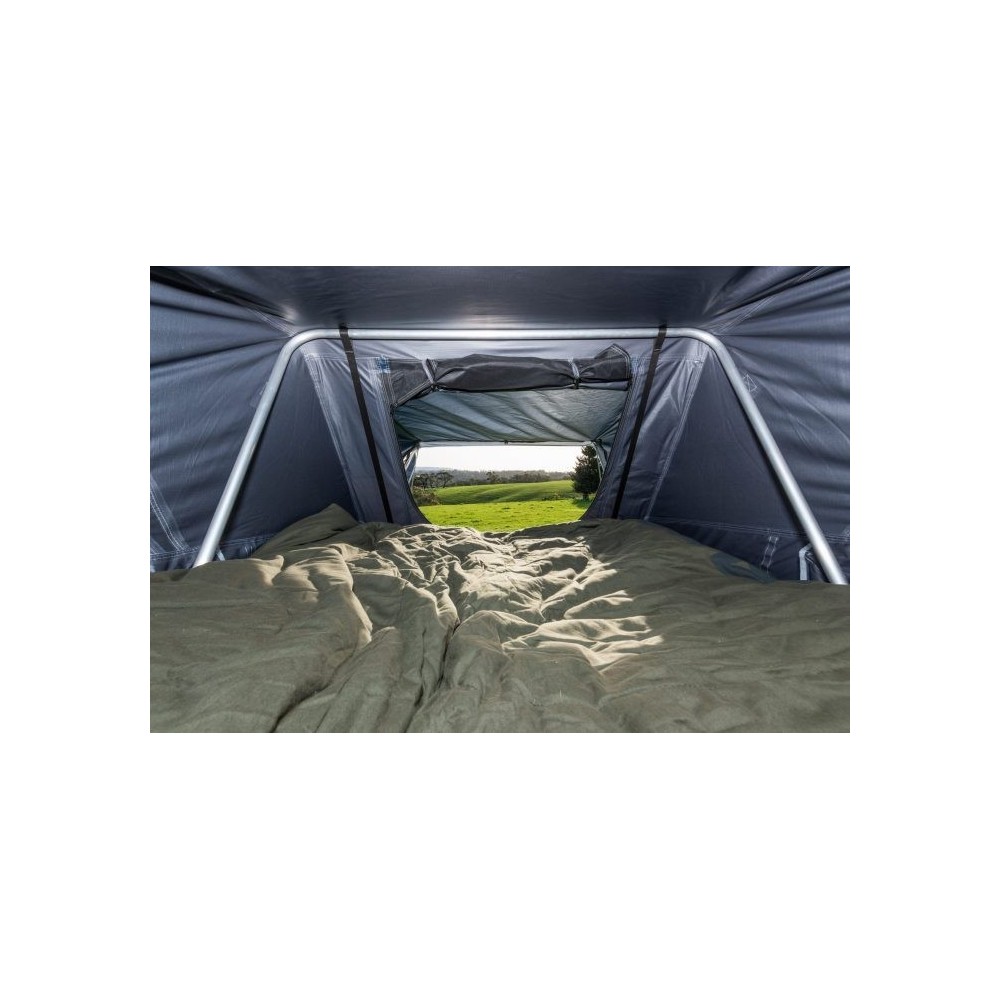 Tente de toit Ironman 4x4 Nomad chez sifa 4x4 importateur - vente directe particuliers et professionnels - voyager en tout quiét