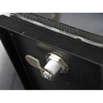 Coffre-fort sous la console d’une Toyota Land Cruiser 76 - de Front Runner