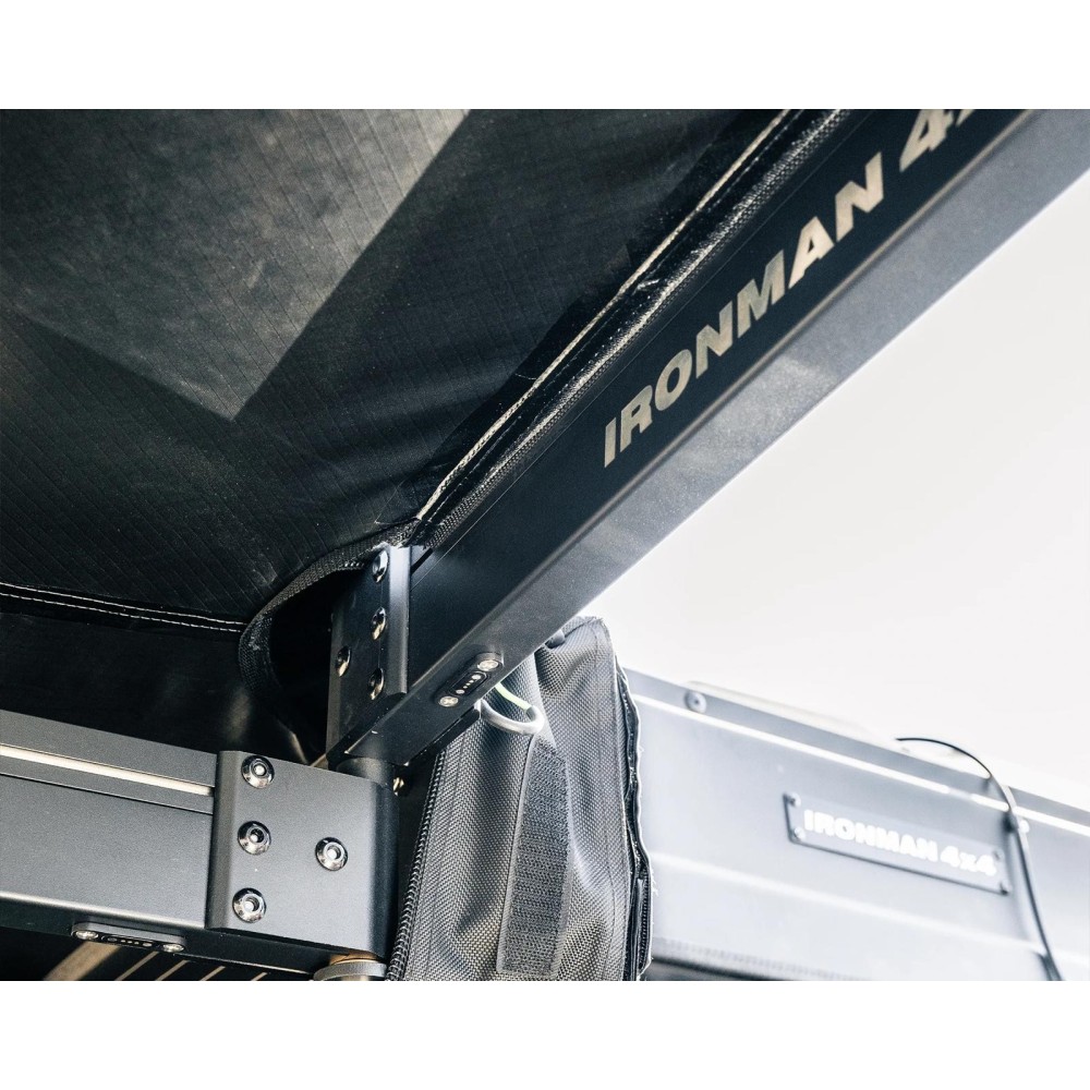 AUVENT 180° IRONMAN 4x4   AUTO PORTANT AVEC LEDS chez sifa 4x4.com